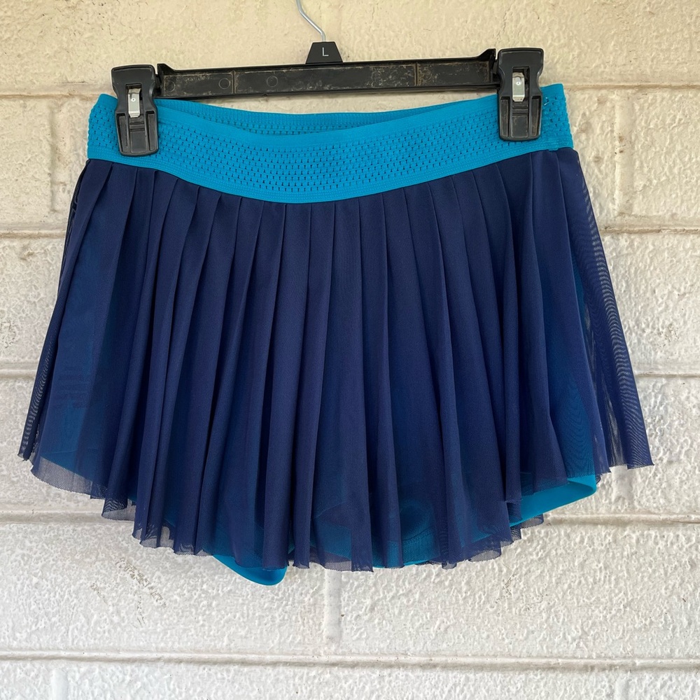 New Balance mesh pleated tennis or pickleball skirt with attached shorts size XS
